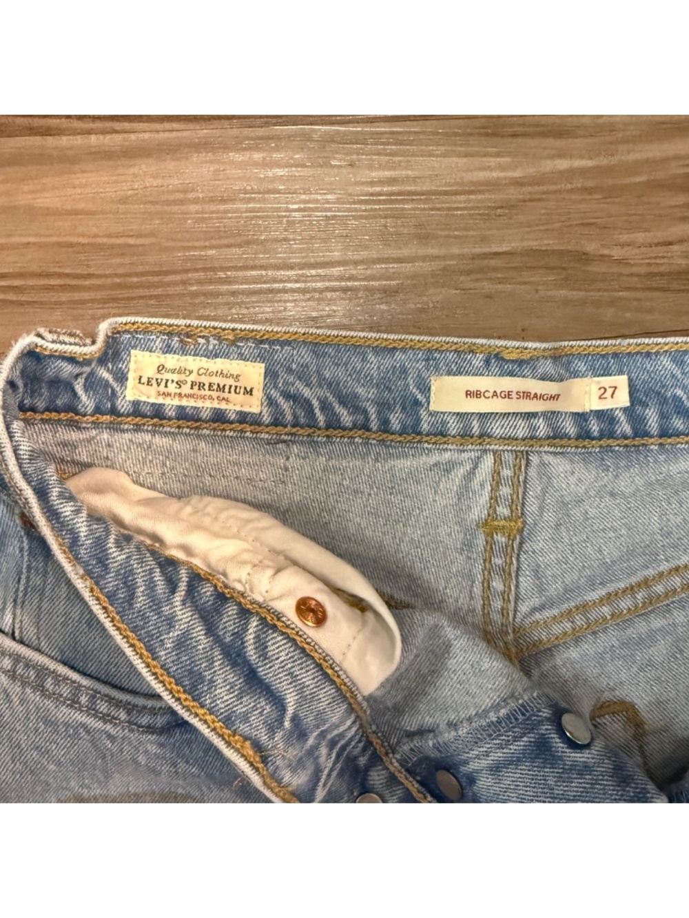 Levi’s Premium Ribcage Straight Jeans 27 Tango Swing Light Wash Distressed - Picture 4 of 16